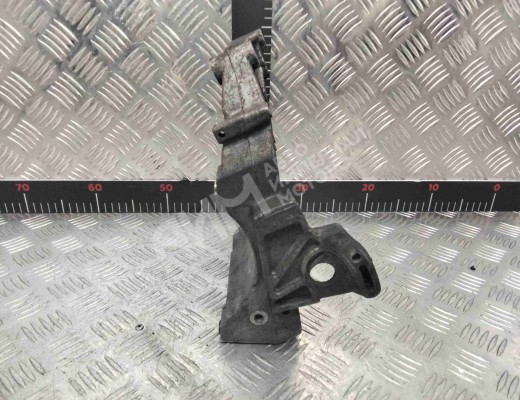 Кронштейн компрессора кондиционера Volkswagen Passat B5+ (3B) 2000-2005 рестайлинг  Volkswagen Passat Passat B5+ (3B) 2000-2005 рестайлинг