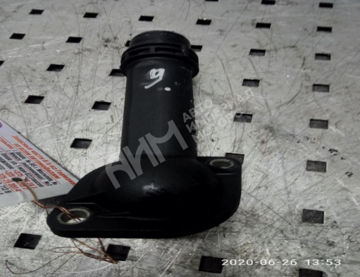 Фланец (тройник) системы охлаждения Volkswagen Passat B5+ (3B) 2000-2005 рестайлинг  Volkswagen Passat Passat B5+ (3B) 2000-2005 рестайлинг