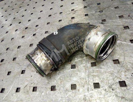 Патрубок интеркулера Volkswagen Touran I (1T) 2003-2006  Volkswagen Touran Touran I (1T) 2003-2006