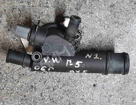 Фланец (тройник) системы охлаждения Volkswagen Golf V (1K) 2004-2009  Volkswagen Golf Golf V (1K) 2004-2009