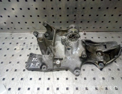Кронштейн генератора Volkswagen Passat B5+ (3B) 2000-2005 рестайлинг  Volkswagen Passat Passat B5+ (3B) 2000-2005 рестайлинг
