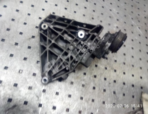 Кронштейн генератора Volkswagen Passat B5+ (3B) 2000-2005 рестайлинг  Volkswagen Passat Passat B5+ (3B) 2000-2005 рестайлинг