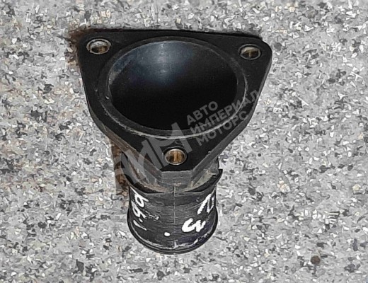 Фланец (тройник) системы охлаждения Peugeot 306 1993-2003  Peugeot 306 306 1993-2003