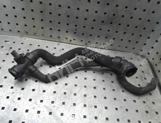 Патрубок радиатора Audi A4 B6 (8EC, 8E5) 2000-2004  Audi A4 A4 B6 (8EC, 8E5) 2000-2004