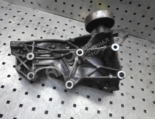 Кронштейн генератора Audi A4 B6 (8EC, 8E5) 2000-2004  Audi A4 A4 B6 (8EC, 8E5) 2000-2004