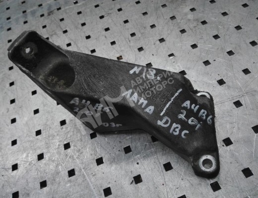 Кронштейн двигателя Audi A4 B6 (8EC, 8E5) 2000-2004  Audi A4 A4 B6 (8EC, 8E5) 2000-2004