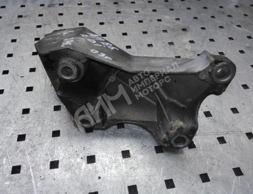 Кронштейн двигателя Audi A4 B6 (8EC, 8E5) 2000-2004  Audi A4 A4 B6 (8EC, 8E5) 2000-2004