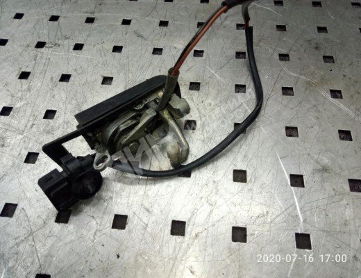 Личинка дверного замка Volkswagen Passat B3 1988-1993  Volkswagen Passat Passat B3 1988-1993