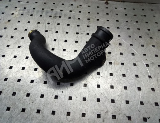 Патрубок интеркулера Volkswagen Passat B4 (3A) 1993-1997  Volkswagen Passat Passat B4 (3A) 1993-1997