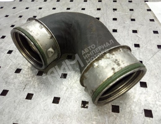 Патрубок интеркулера Volkswagen Passat B5 (3B) 1996-2000  Volkswagen Passat Passat B5 (3B) 1996-2000