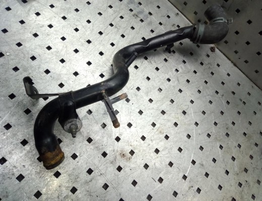 Трубка охлаждающей жидкости металлическая Audi A4 B5 (8D) 1999-2001 рестайлинг  Audi A4 A4 B5 (8D) 1999-2001 рестайлинг