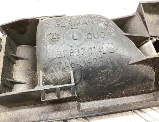 Ручка внутренняя передняя правая Volkswagen Passat B5 (3B) 1996-2000  Volkswagen Passat Passat B5 (3B) 1996-2000