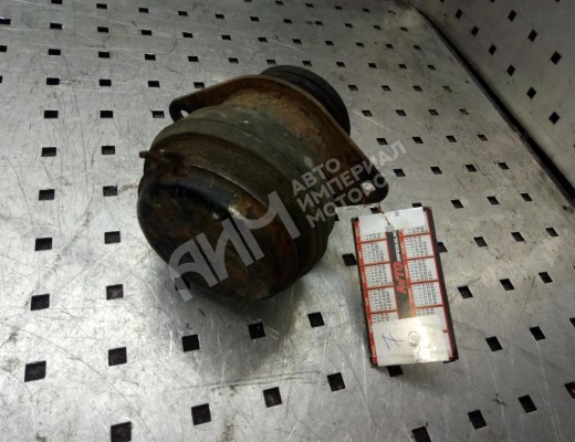 Подушка крепления двигателя Volkswagen Passat B4 (3A) 1993-1997  Volkswagen Passat Passat B4 (3A) 1993-1997