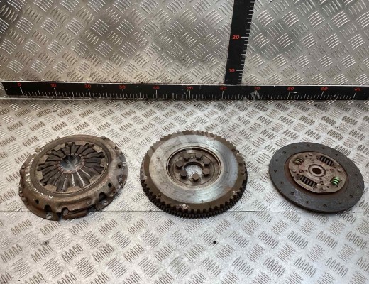 Комплект сцепления Renault Laguna II (X74) 2001-2005  Renault Laguna Laguna II (X74) 2001-2005