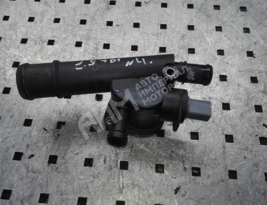 Фланец (тройник) системы охлаждения Volkswagen Caddy III (2K) 2004-2010  Volkswagen Caddy Caddy III (2K) 2004-2010