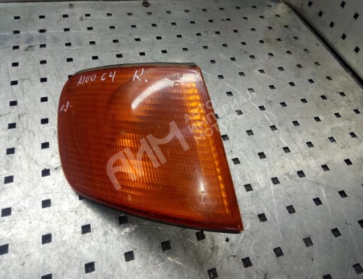 Поворотник правый  Audi 100 C4 (4A) 1990-1995