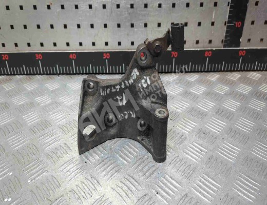 Кронштейн генератора Renault Clio II 1998-2005  Renault Clio Clio II 1998-2005