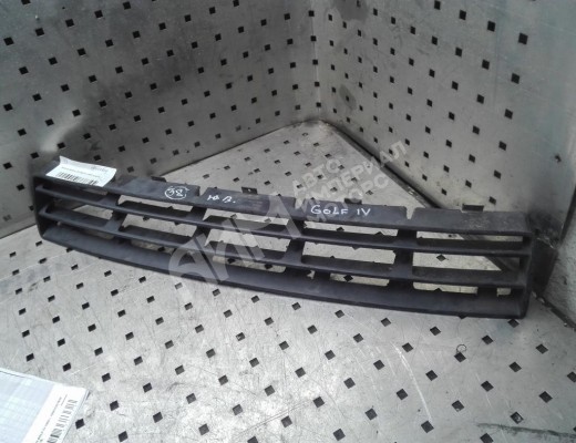 Заглушка (решетка) в бампер Volkswagen Golf IV (1J) 1997-2004  Volkswagen Golf Golf IV (1J) 1997-2004
