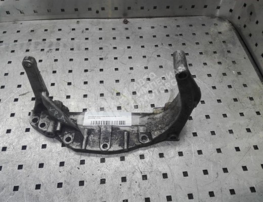 Кронштейн двигателя Volkswagen Passat B5 (3B) 1996-2000  Volkswagen Passat Passat B5 (3B) 1996-2000