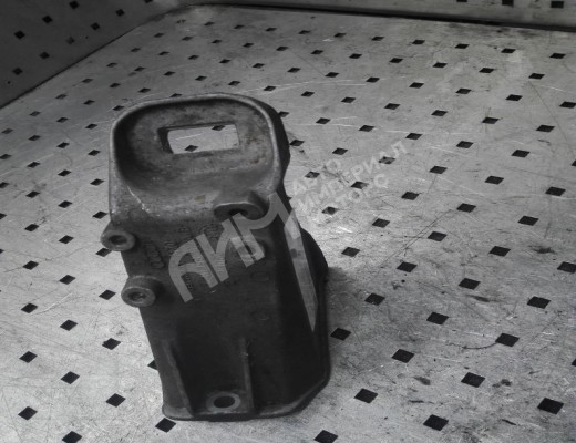 Кронштейн двигателя Audi A6 C4 (4A) 1994-1997  Audi A6 A6 C4 (4A) 1994-1997