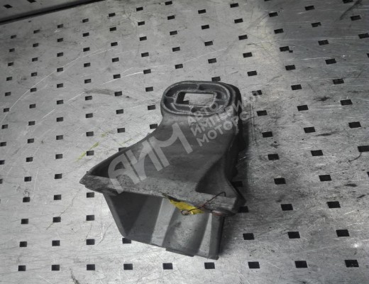Кронштейн двигателя Audi A6 C4 (4A) 1994-1997  Audi A6 A6 C4 (4A) 1994-1997