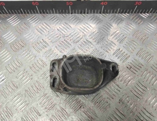 Кронштейн двигателя Volkswagen Passat B5+ (3B) 2000-2005 рестайлинг  Volkswagen Passat Passat B5+ (3B) 2000-2005 рестайлинг