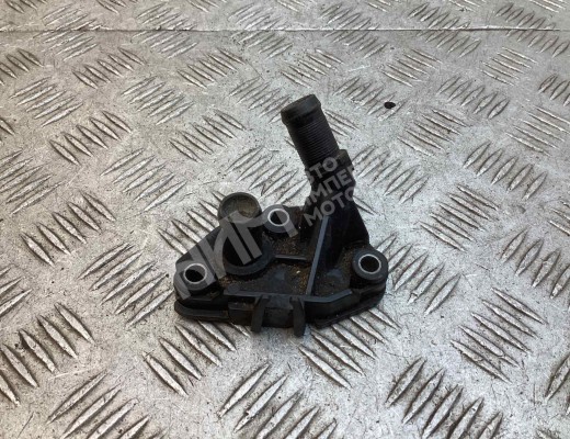 Фланец (тройник) системы охлаждения Renault Megane II 2002-2006  Renault Megane Megane II 2002-2006