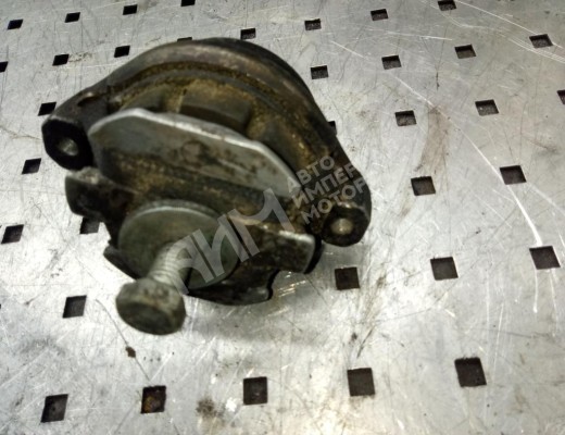 Подушка крепления КПП Volkswagen Passat B5 (3B) 1996-2000  Volkswagen Passat Passat B5 (3B) 1996-2000