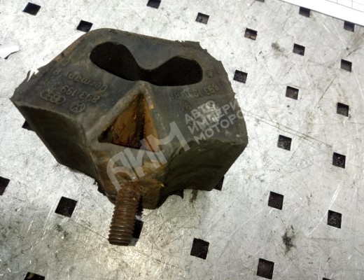 Подушка крепления двигателя Audi 80 B3 (89) 1986-1991  Audi 80 80 B3 (89) 1986-1991