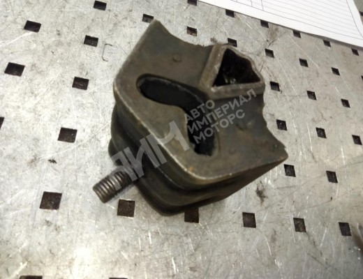 Подушка крепления двигателя Volkswagen Transporter T3 1980-1992  Volkswagen Transporter Transporter T3 1980-1992