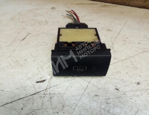 Кнопка подогрева заднего стекла Toyota Avensis I (T220) 1997-2003  Toyota Avensis Avensis I (T220) 1997-2003