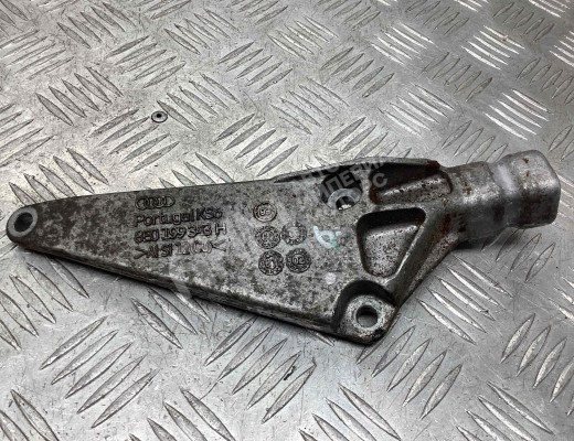 Кронштейн двигателя Audi A4 B6 (8EC, 8E5) 2000-2004  Audi A4 A4 B6 (8EC, 8E5) 2000-2004