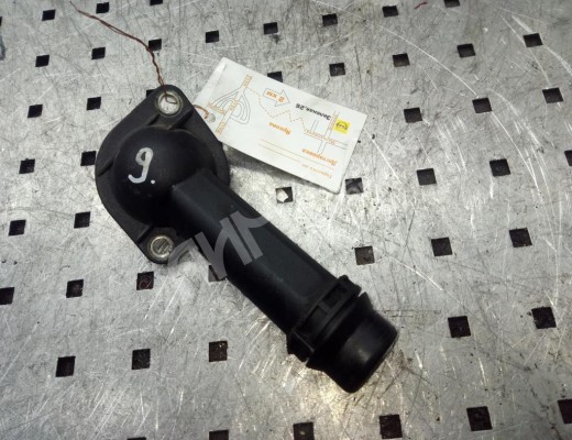 Фланец (тройник) системы охлаждения Volkswagen Passat B5+ (3B) 2000-2005 рестайлинг  Volkswagen Passat Passat B5+ (3B) 2000-2005 рестайлинг