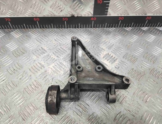 Кронштейн компрессора кондиционера Audi A6 C5 (4B) 1997-2001  Audi A6 A6 C5 (4B) 1997-2001