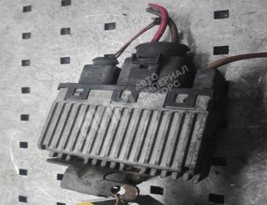 Реле вентилятора Audi A4 B7 (8EC, 8ED) 2004-2008  Audi A4 A4 B7 (8EC, 8ED) 2004-2008