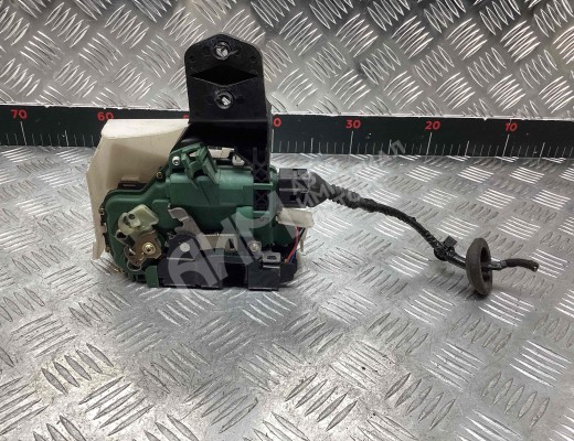 Замок двери передней левой Volkswagen Passat B5+ (3B) 2000-2005 рестайлинг  Volkswagen Passat Passat B5+ (3B) 2000-2005 рестайлинг