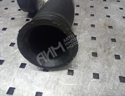 Патрубок интеркулера Audi A4 B7 (8EC, 8ED) 2004-2008  Audi A4 A4 B7 (8EC, 8ED) 2004-2008
