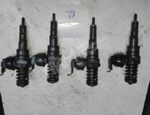 Форсунка Volkswagen Golf V (1K) 2004-2009  Volkswagen Golf Golf V (1K) 2004-2009