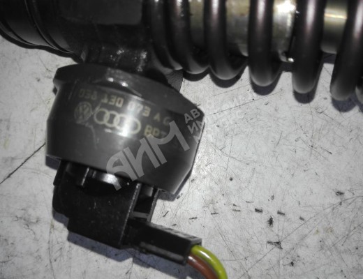 Форсунка Volkswagen Golf V (1K) 2004-2009  Volkswagen Golf Golf V (1K) 2004-2009