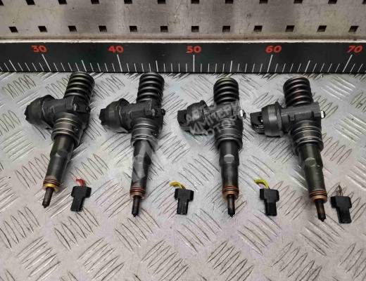 Форсунка Volkswagen Golf V (1K) 2004-2009  Volkswagen Golf Golf V (1K) 2004-2009
