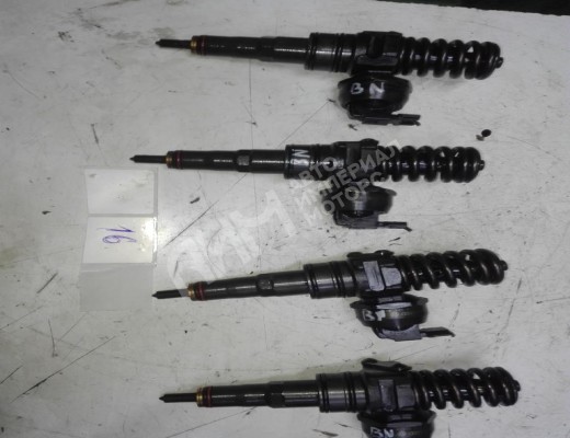 Форсунка Volkswagen Passat B6 (3C) 2005-2010  Volkswagen Passat Passat B6 (3C) 2005-2010