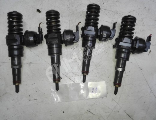 Форсунка Volkswagen Golf V (1K) 2004-2009  Volkswagen Golf Golf V (1K) 2004-2009