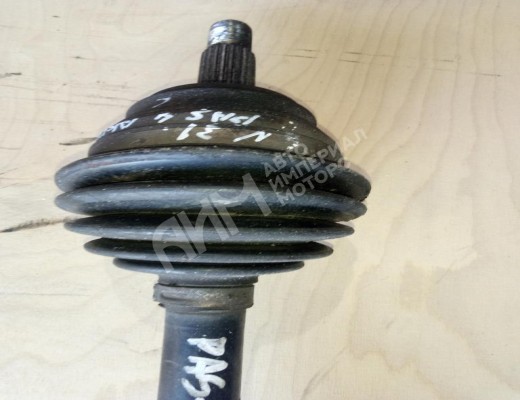 Полуось передняя левая (приводной вал, ШРУС) Volkswagen Passat B4 (3A) 1993-1997  Volkswagen Passat Passat B4 (3A) 1993-1997