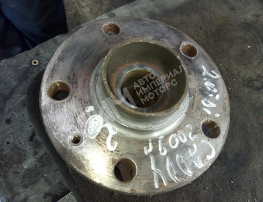 Ступица передняя Volkswagen Caddy III (2K) 2004-2010  Volkswagen Caddy Caddy III (2K) 2004-2010