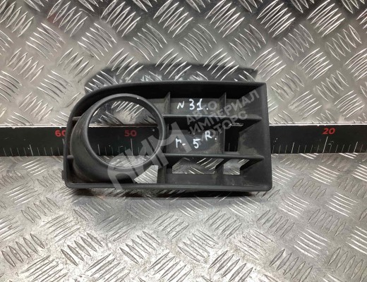 Заглушка (решетка) в бампер Volkswagen Golf V (1K) 2004-2009  Volkswagen Golf Golf V (1K) 2004-2009