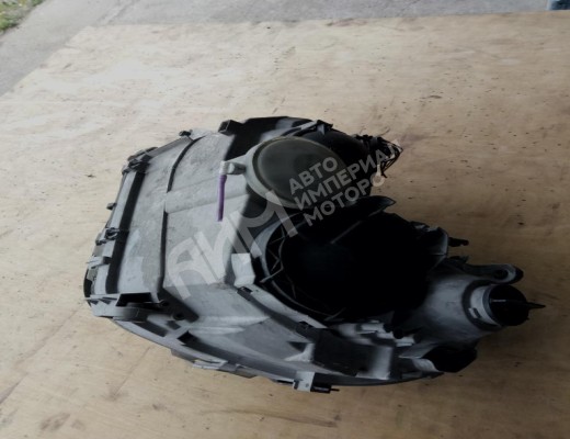 Фара правая Mercedes C (W203) 2000-2004  Mercedes C C (W203) 2000-2004