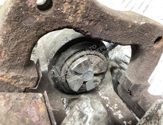 Суппорт задний левый Seat Ibiza II (6K) 1993-2002  Seat Ibiza Ibiza II (6K) 1993-2002