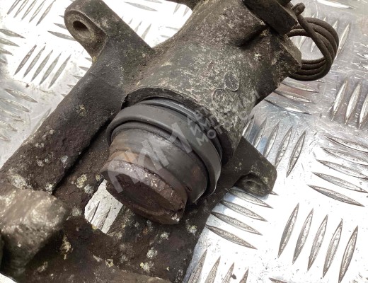 Суппорт задний правый Volkswagen Passat B5+ (3B) 2000-2005 рестайлинг  Volkswagen Passat Passat B5+ (3B) 2000-2005 рестайлинг