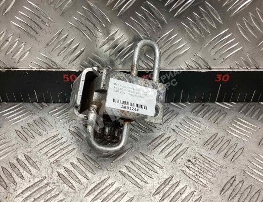 Петля двери передней левой Audi A6 C6 (4F) 2004-2008  Audi A6 A6 C6 (4F) 2004-2008
