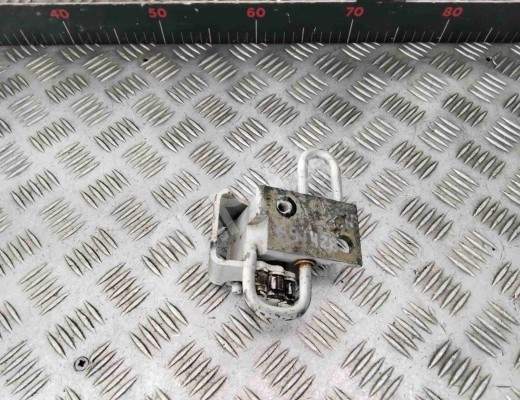 Петля двери передней левой Volkswagen Caddy III (2K) 2004-2010  Volkswagen Caddy Caddy III (2K) 2004-2010